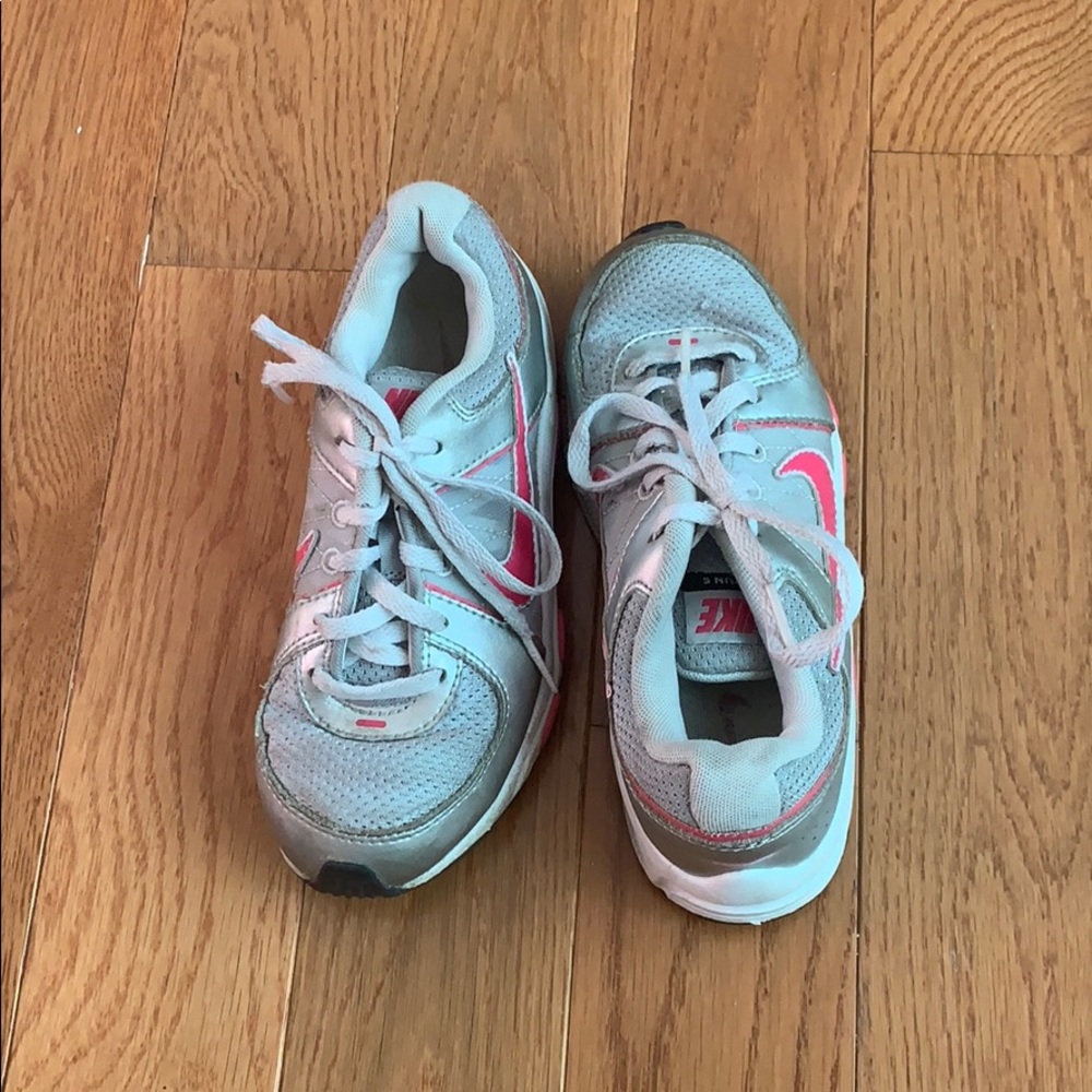 Nike tennis shoes